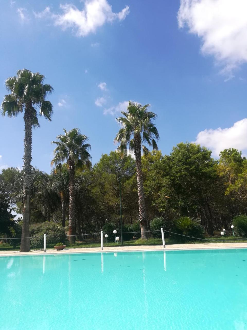 Agriturismo Torrevecchia San Pancrazio Salentino Eksteriør billede